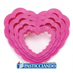 Kit tagliapasta cuore festonato 4pz Decora in vendita online