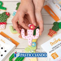 Fiorellini assortiti in zucchero piccoli 30pz Decora in vendita online